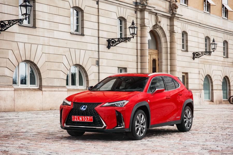  Lexus UX250h F-Sport 2018 года  (WW) (фото 41 из 46)